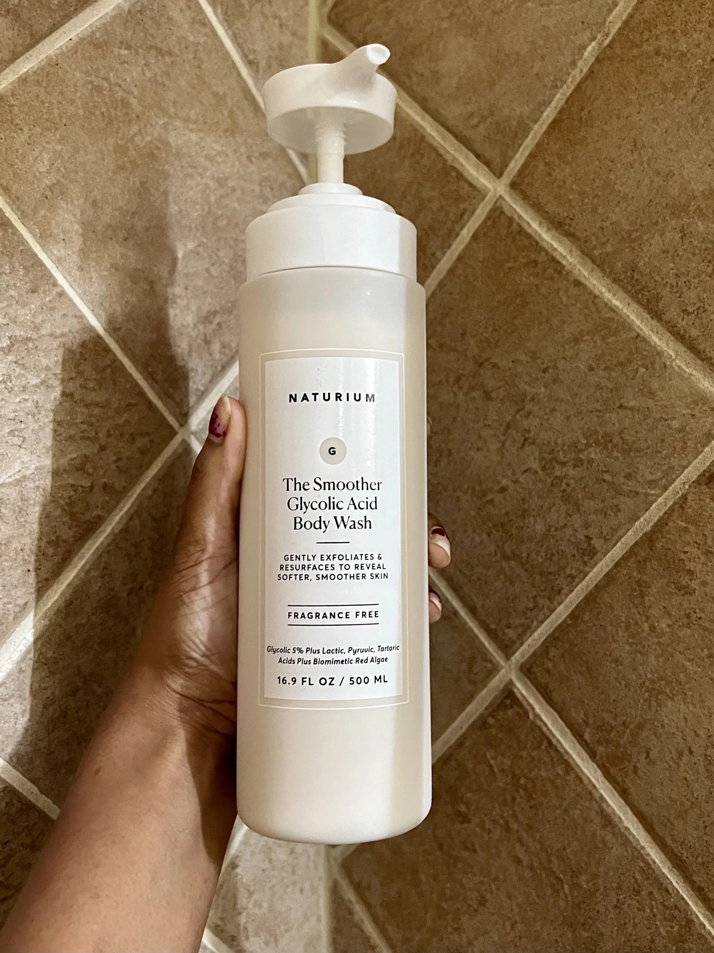 Naturium The Smoother Glycolic Acid Exfoliating Body Wash