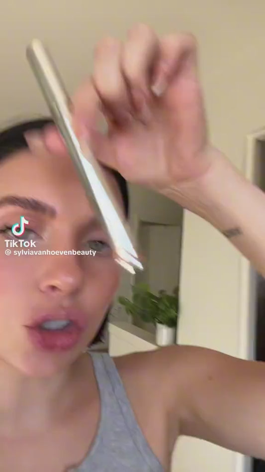 ساشيو lip liner stain